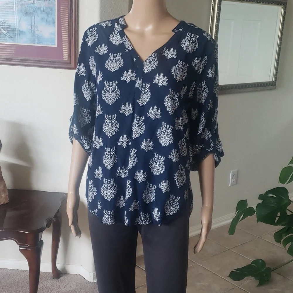 Fun2Fun m flowy vneck button tab quarter sleeve rayon blouse - Picture 1 of 4